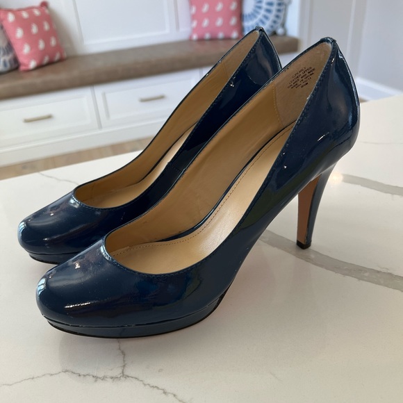 Circa Joan and David Luxe Patent Leather Platform Pumps Heels - Picture 1 of 6